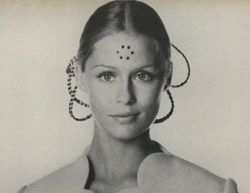 Lauren Hutton for Alexandra de Markoff (Vogue 1969)
