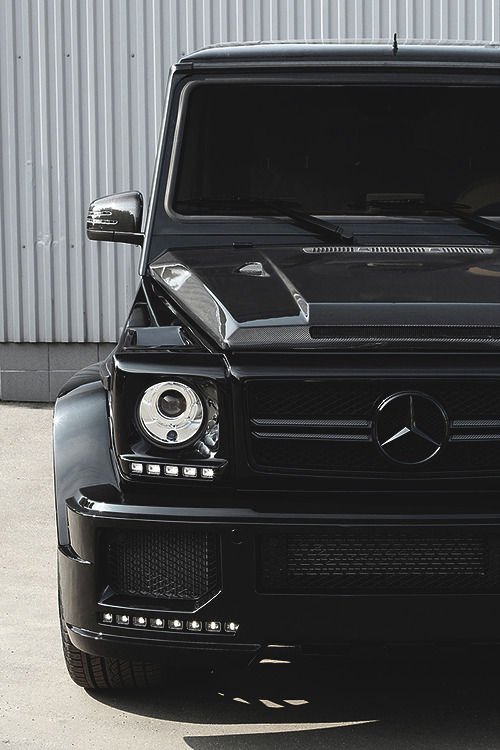 wonderfulcars:  affluence-de-la-vie:  source  (via : http://affluence-de-la-vie.tumblr.com)