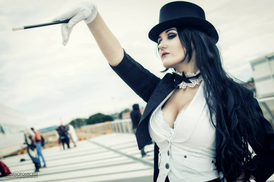 cosplayblog:  Zatanna Zatara from DC Comics  Cosplayer: ToxicHime [DA / FB]Photographer: