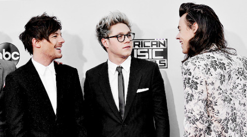 ishipbullshit: knightchanges:✧ @louisfeaturingharry​ asked: 2011 larry or 2015 larry?? the POWE