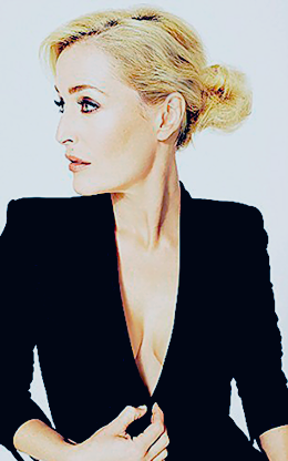 fucking-gillian:  Gillian Anderson photographed by David Venni. 