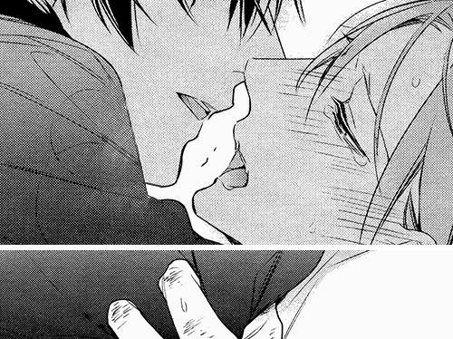Edi's reading yaoi