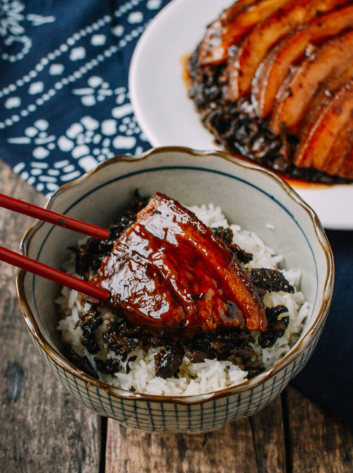 MEI CAI KOU ROU (STEAMED PORK BELLY W/ PRESERVED MUSTARD GREENS)