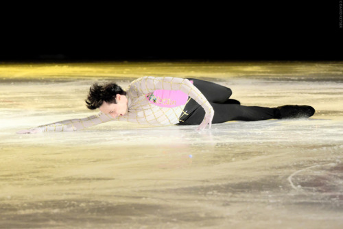 GALLERY: 3X US national champion, 2X Olympian, and World bronze medalist Johnny Weir premieres his n