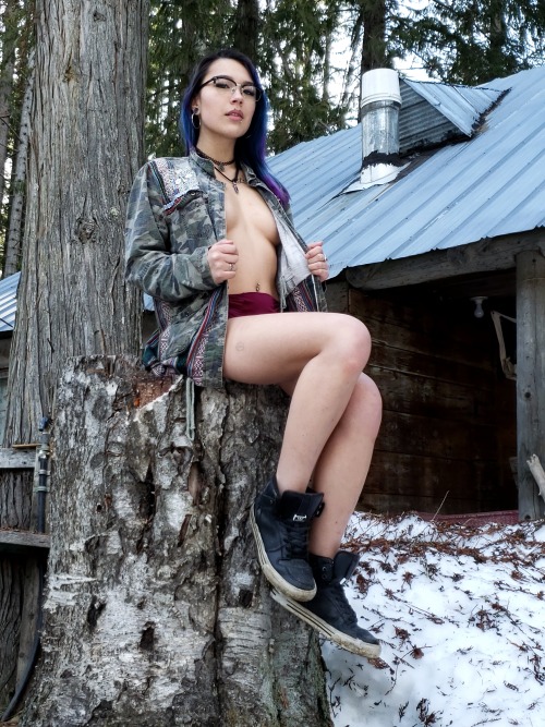 lil-kittyxx:had alot of fun on the little adventure ! cum check out my new photoset