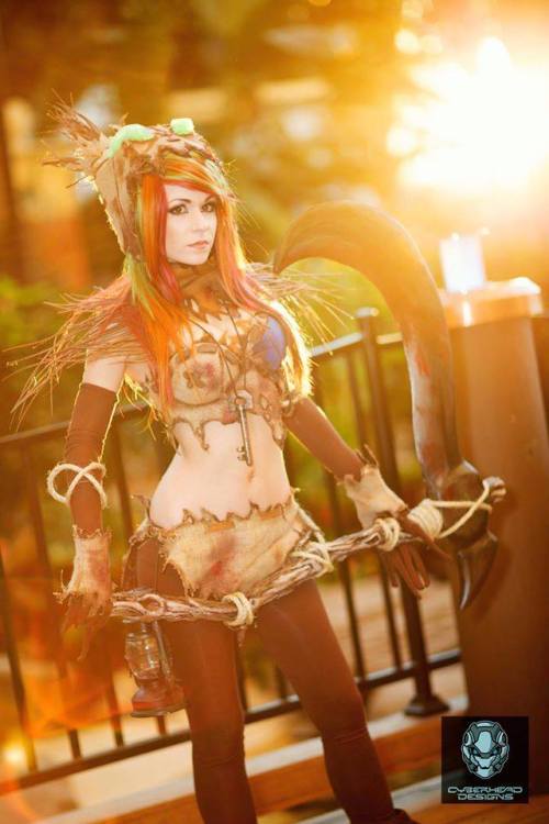 league-of-legends-sexy-girls:Fiddlestick Cosplay