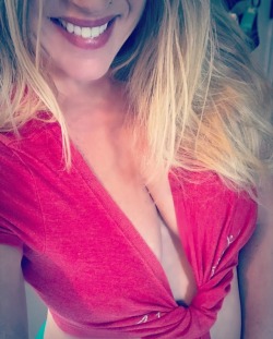curiouswinekitten2:  You LIKE Cleavage and I HAVE Cleavage! Coincidence? 😉😘 Love, Ava  💋💋💋. Drop dead gorgeous!!