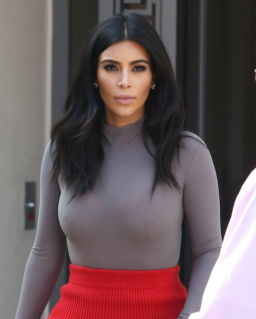 kimkardashianfashionstyle:  October 20, 2014 - Kim Kardashian shopping in West
