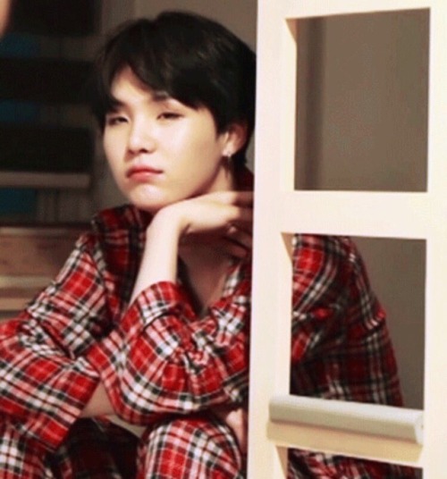 softskpop:the softest pictures of yoongi to exist