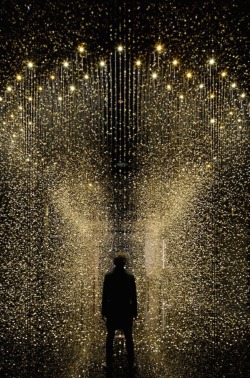 12h51mn:  “Light is time” is an art installation developed by Tsuyoshi Tane Featuring 80,000 suspended shimmering watch plates for people to walk through. 