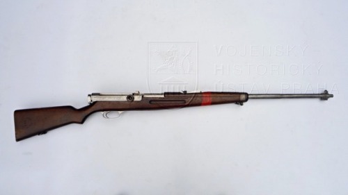 Krnka-Hirtenberg experimental self-loading rifleThe designer Karel Krnka (6 April 1858 - 25 February