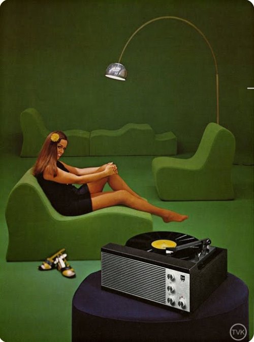 Dual H53 Portable Record player with tuner and speakers, 1969-70. Fully automatic. Germany. Styling: