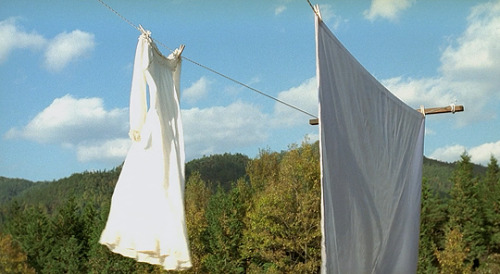 florencepugh:JANGHWA, HONGRYEON (A Tale of Two Sisters) 2003, dir. Kim Jee-woon.