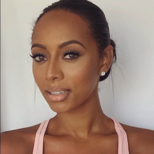 plotprincessss:  spike-aint-shit:  securelyinsecure:  Keri Hilson   I’d let her dunk on me  😍😍😍 