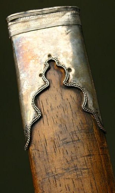 art-of-swords:  Burmese Dha Sword Dated: circa 18th century Culture: Burmese Medium: