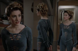 Star Trek has its share of interesting fashion, but wow, somehow i didn’t remember this one. (TNG s02e10 “The Dauphin”) I like this outfit’s design quite a bit. Might be worth drawing an OC wearing it&hellip; &hellip; &hellip;And hmm, this actress