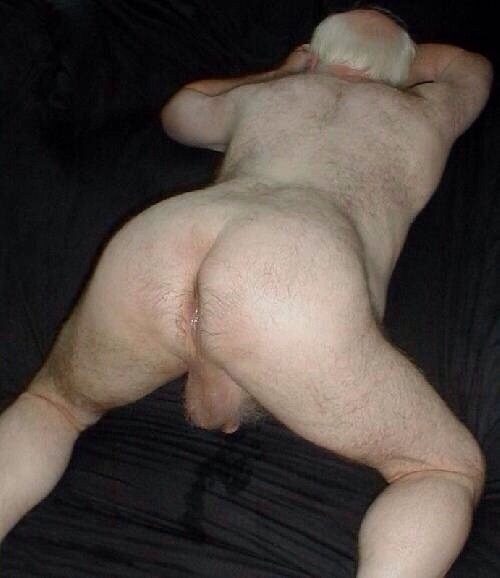 lobito07:  mistarite:  mistarite:  Putting Kim K to shame!  Ray J that ass  Qué rica psi avión para me ter la cerca papá