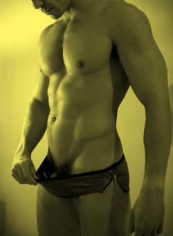 gymandnastiksguys:  iprvrt:  Ora lo svegliamo  GYMNASTIKS Guys     Follow me      Gym, Athletes, Sports and  Gymnasts Guy 