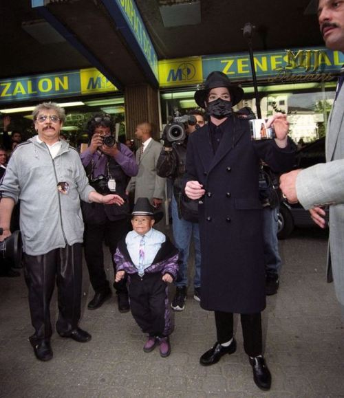 ka–tie:22 years ago Michael arrived in Budapest (1996 September 1996) and in the record store 