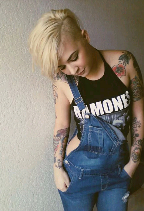 bitofanink:  Tattoo Babe Pics Photo via Tumblr 