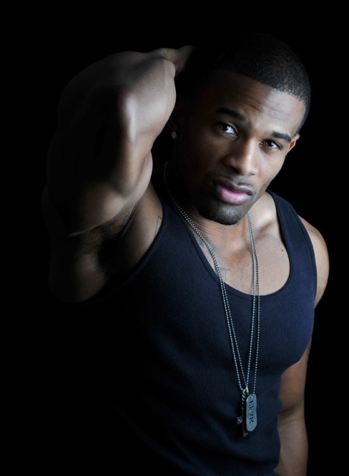 nubiannudaveritas:  Say hello to 26 year old, 5’7” 169-lb., Maurice Wolfe. 