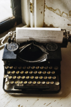 claim-the-perfections:  typewriter tumblr