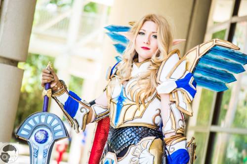 queens-of-cosplay: Challenge Mode Gold PaladinCosplayer: 9Lives Cosplay Photographer: Travis Photogr