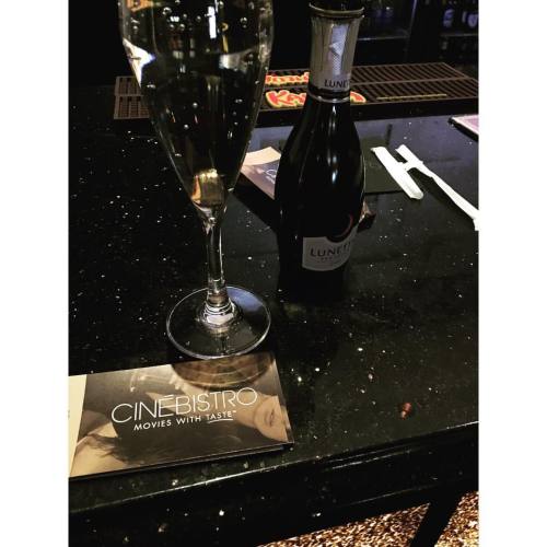 Valentine’s Day dinner and a movie. Saw #thechoice again. 🍾💋   #cinebistro #hydepark #tamp #valentines  #florida #lunetta #champagne #dinner #movie #yummy #foodonfood
