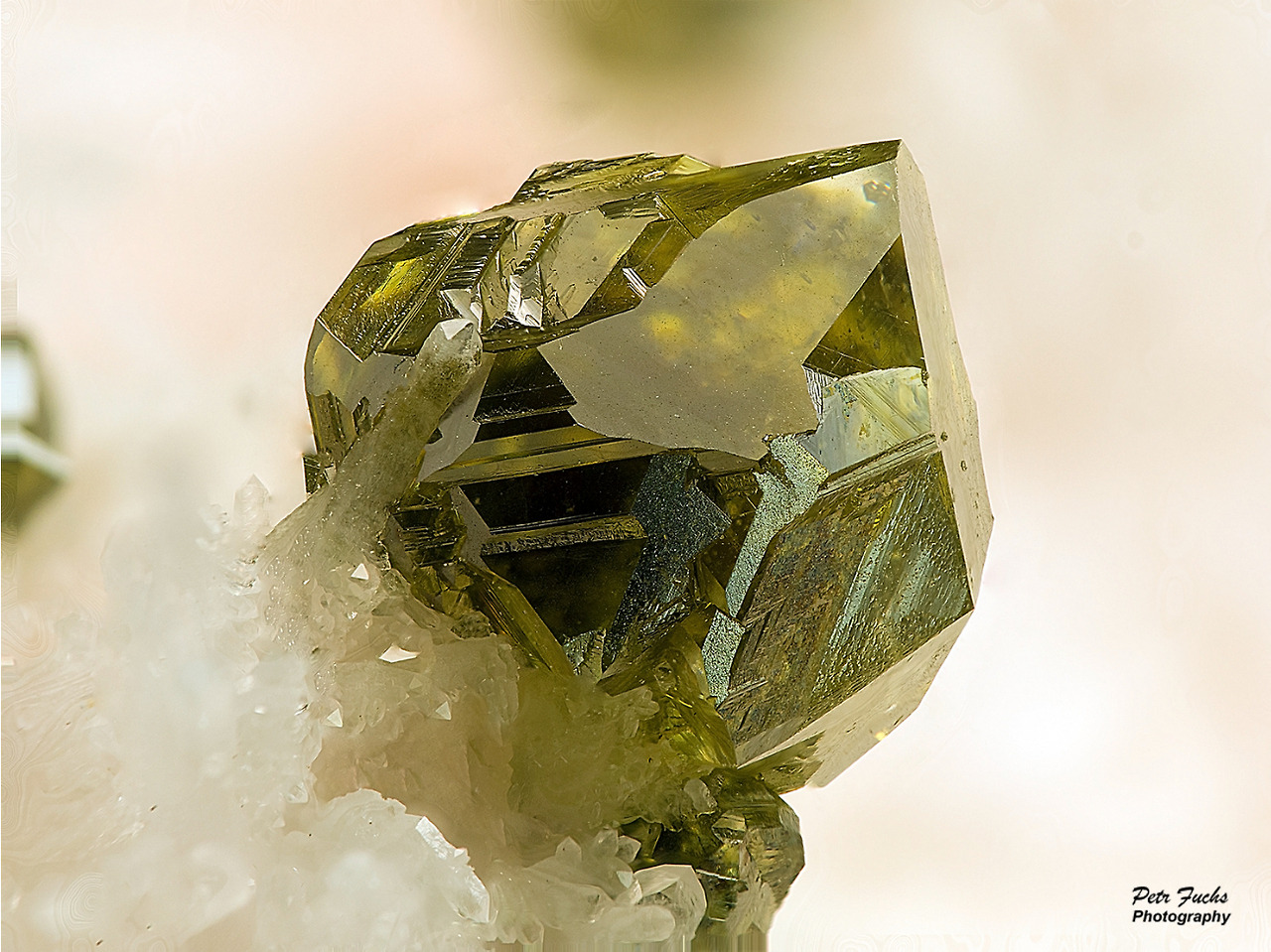 underthescopemineral:  Sphalerite (Var: Cleiophane) ZnS Locality:Krushev dol deposit