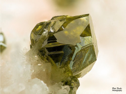 underthescopemineral:  Sphalerite (Var: Cleiophane)