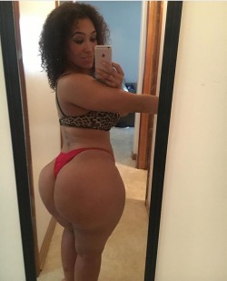 thickaddiction:  @kouture_world 😈😈😈