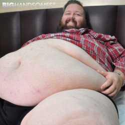 foxxy34:  bighandsomes: See more supersized