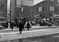 vintageeveryday:    New York in the 1940s: