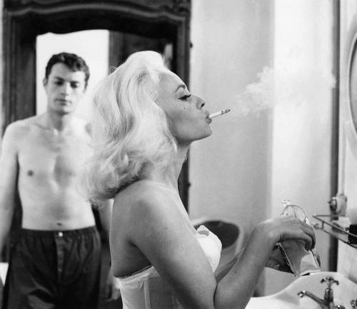 wehadfacesthen:  Jeanne Moreau (with Claude Mann) in La baie des anges / Bay of Angels  (Jacques Demy, 1963)