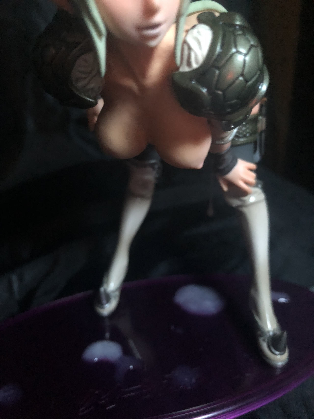 Unloading on Echidna’s round ass