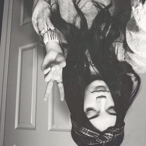 fuckinq:  rollingstomes:  first selfie in 2014 I’m loving it   :)