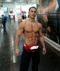 livinglifewithderek:  http://tinyurl.com/9wm9vaq 