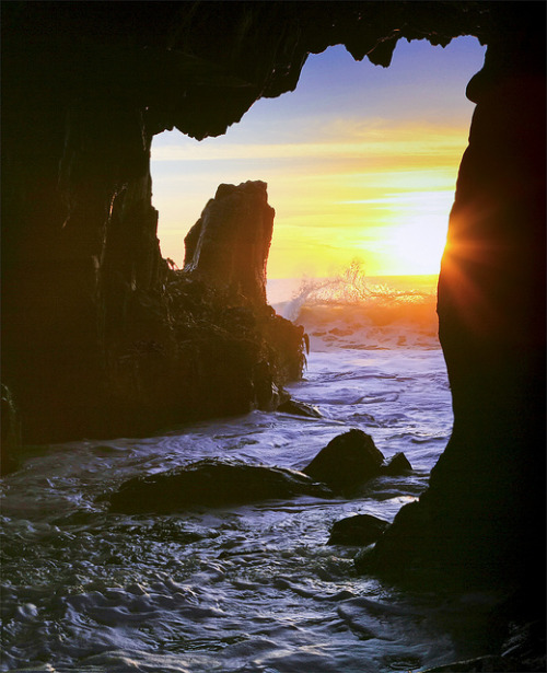 Sunset from the sea arch, Big Sur Coast, California (by Tom DiMatteo).