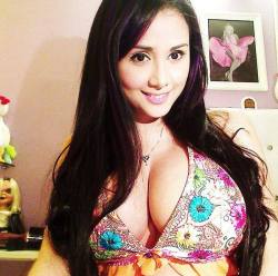 122393420:  Dayana Ramirez  