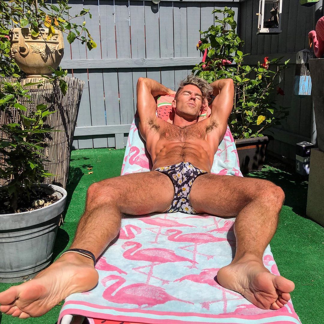 I really hope this is what tomorrow looks like #tanning #spring #springbreak #backyard #tan #tanlines #speedo #speedos #hairylegs #manly #swimwear #bikini #malebody #beachbody (at Galveston,...