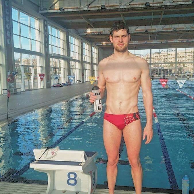   Lander Hendrickx ||   @land.hendrickx  Vegan Swimmer from Belgium || twit  @LanDHendrickx