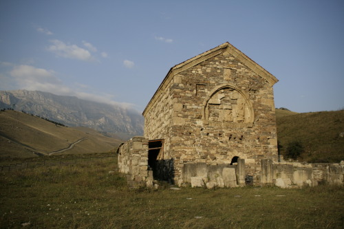 koshkanakrushe:  Tkhaba-Yerdy Church (XIII)  -  is the ruins of the largest medieval Chris