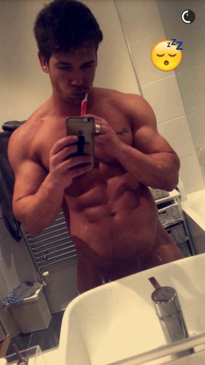 fuckyoustevepena:  Joss Mooney’s Dick Slip with Booty Flash.