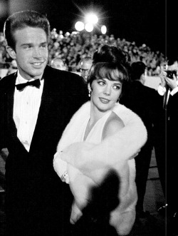 Warren Beatty and Natalie Wood attend the