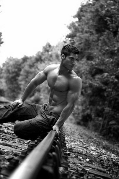 hot-country:  Thank God I’m a Country Boy  he could probably punch a train. i bet