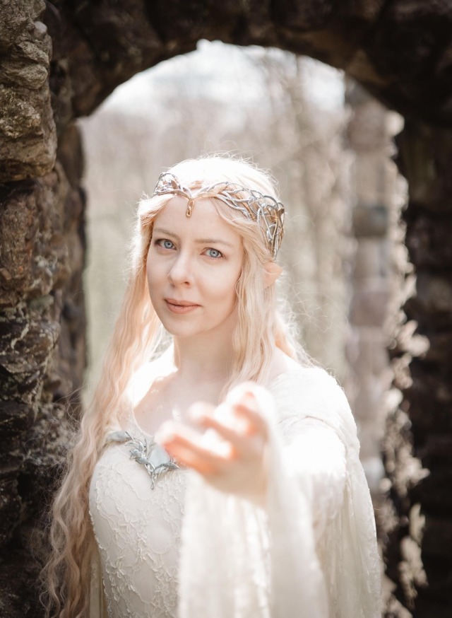 ✨Lady of Light✨
This is one of my favourite Galadriel shoots EVER (and just plain shoots tbh). I have never felt more 