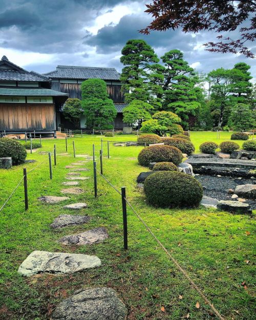 菊屋家住宅（菊屋氏庭園）[ 山口県萩市 ] ② Kikuya Residence Garden, Hagi, Yamaguchi ーー世界遺産・萩城下町の藩御用商人の邸宅に残る、枯山水の書院庭園と通常