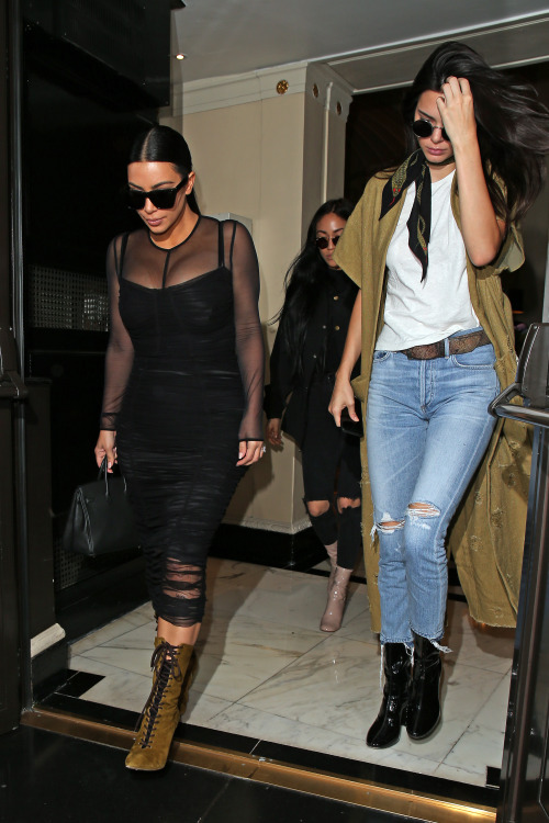 its-vogue-baby: its-vogue-baby.tumblr.com/