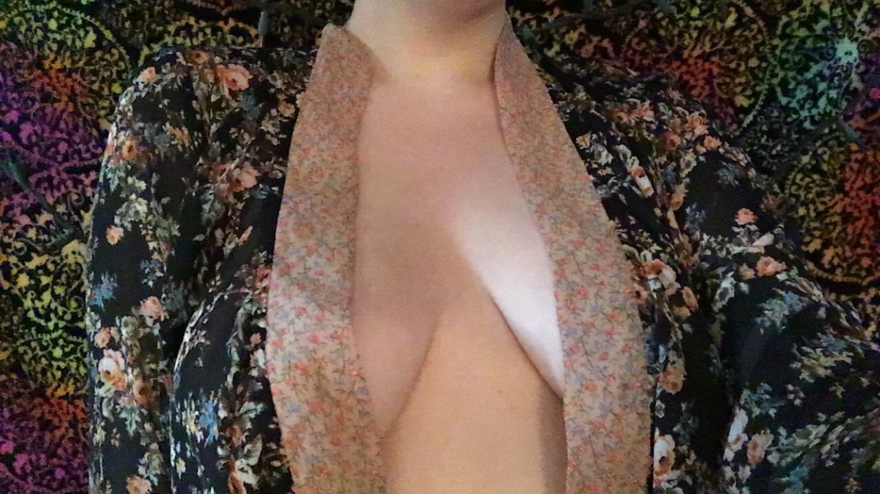 scummamii:  scummamii:happy thursday ✨ $10 off my nsfw snap rn
