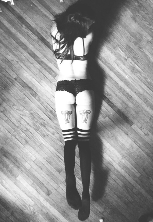 miisspots:  Another shot from yesterday’s boredom.  <3